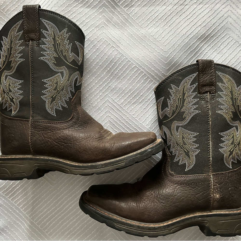 Ariat size 1 boy boots